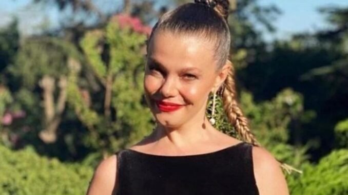 Ebru Helvacıoğlu Kimdir? - Merhaba İzmir