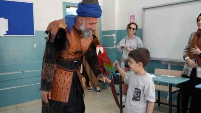 esenyurtta-oy-kullanmaya-gelen-nazim-cihan-ve-papagani-pasa-GK4XxGFe.jpg