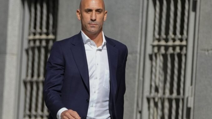flas-haber-luis-rubiales-madrid-havaalaninda-uco-tarafindan-gozaltina-alindi-UDhRXjc2.jpg