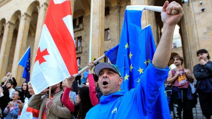 gurculer-hukumetin-rus-yasasini-gecirme-yonundeki-yeni-girisimini-protesto-etti-lYO2klNV.jpg
