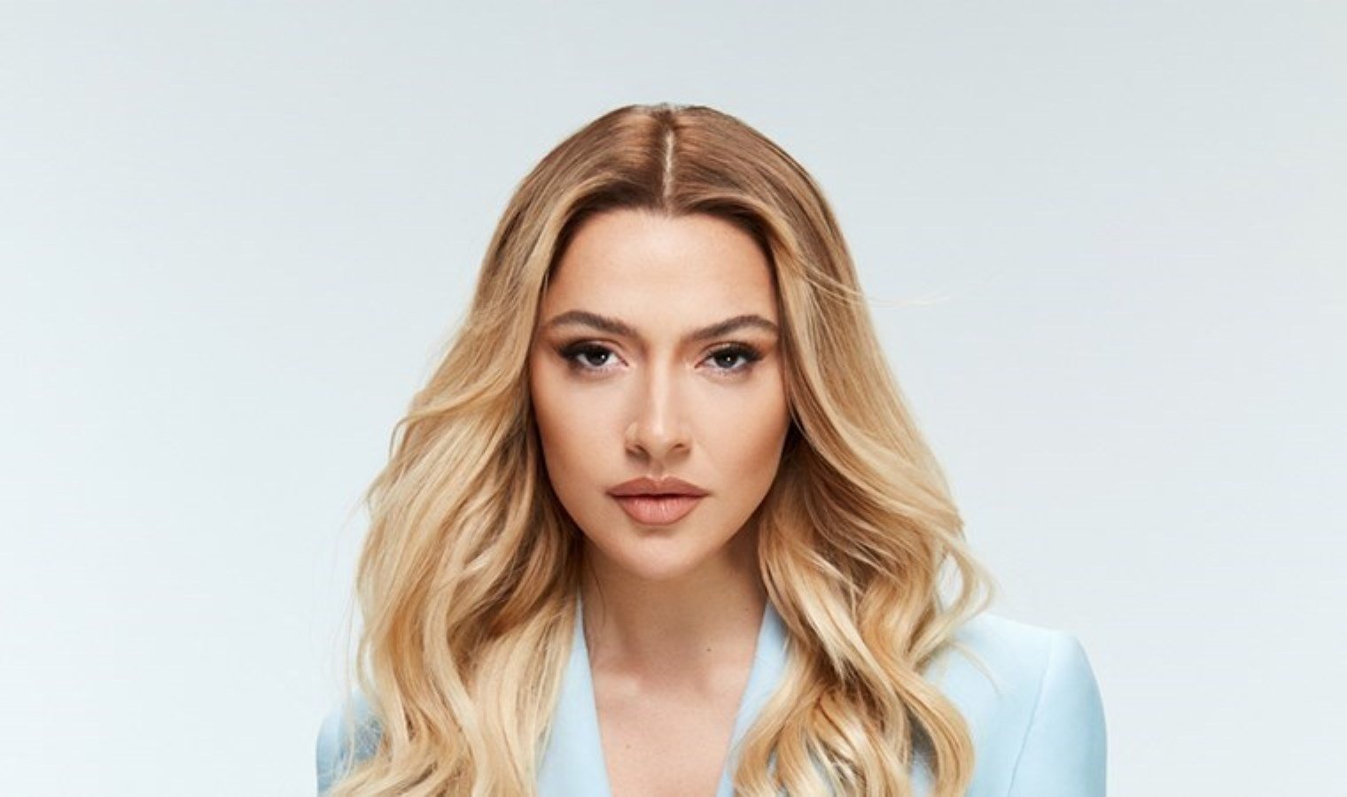 hadise-acikgoz-muzik-kariyerinin-baslangici-ve-yeni-projeleri-OlFkc4ji.jpg