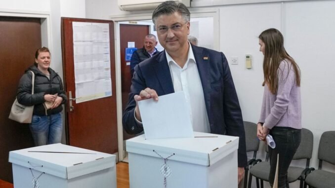 hirvatistandaki-sert-secimler-giden-basbakanla-mevcut-cumhurbaskanini-karsi-karsiya-getiriyor-zHafiO9F.jpg