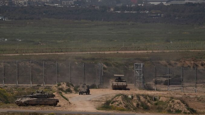 israil-gazzeye-iki-gecici-insani-yardim-rotasi-acacak-3OsTWECU.jpg
