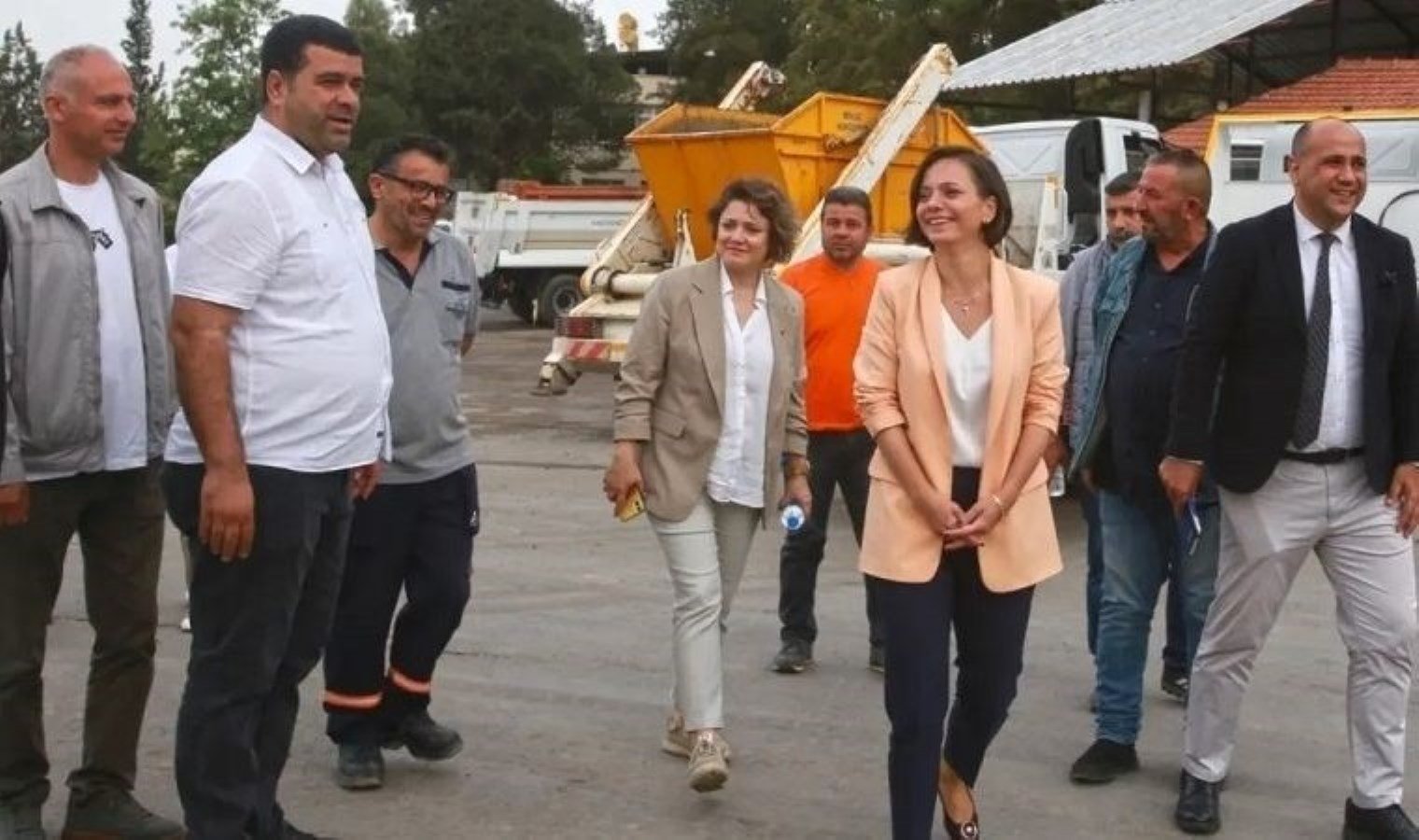 izmir-karabaglar-belediyesi-baskani-helil-kinay-calismalar-ve-vizyon-YEkKATWp.jpg izmir-karabaglar-belediyesi-baskani-helil-kinay-calismalar-ve-vizyon-YEkKATWp.jpg