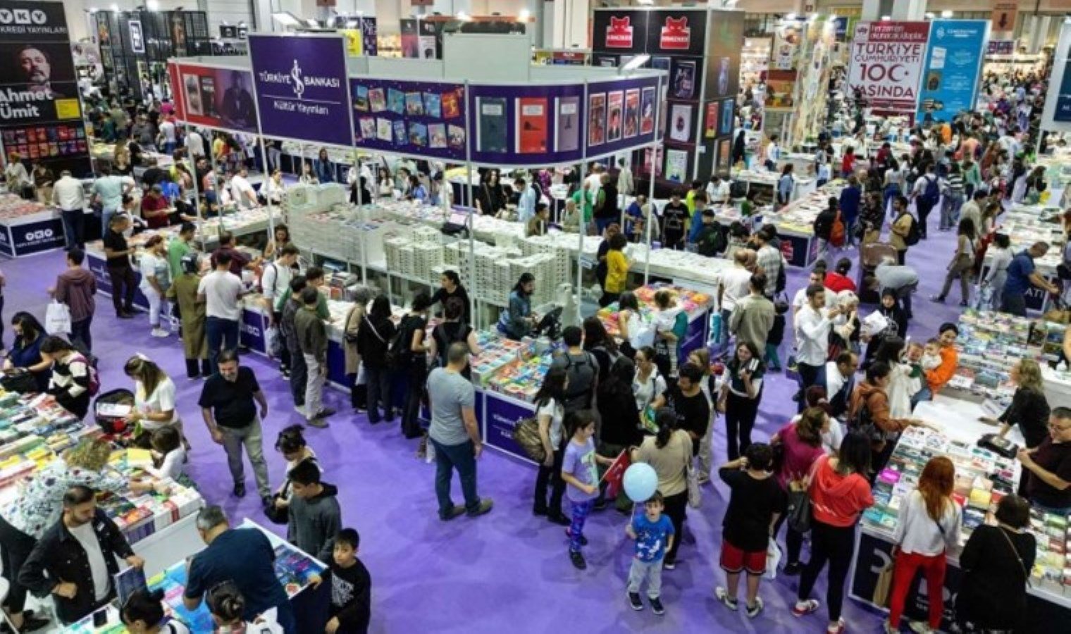 izmir-kitap-fuari-edebiyat-tutkunlari-icin-bulusma-noktasi-tbsROzyk.jpg