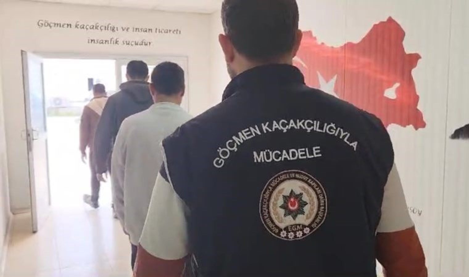 jandarma-ekipleri-kacak-gocmen-operasyonu-gerceklestirdi-LRLBbEAE.jpg