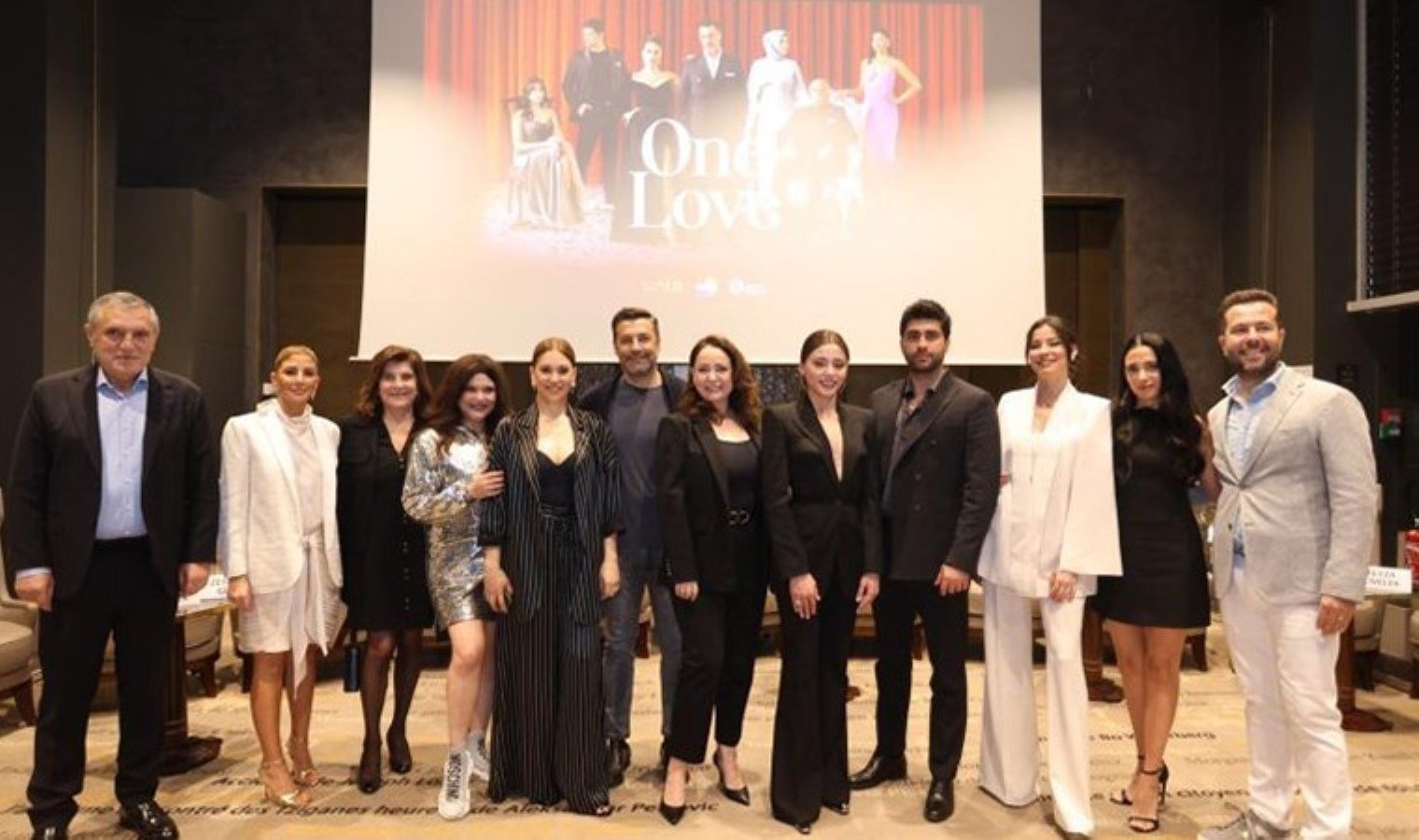 kizilcik-serbeti-ekibi-cannesta-basarilarini-kutladi-LD3dZ9jr.jpg