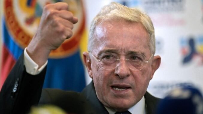 kolombiya-eski-cumhurbaskani-uribe-yargilanacak-V182OWRz.jpg