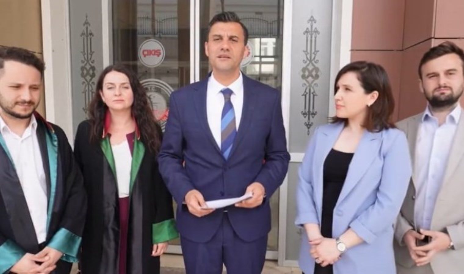 manisa-belediyesinde-devir-teslim-sirasinda-kasanin-bosaltilmaya-calisildigi-iddiasi-71v6QGQJ.jpg