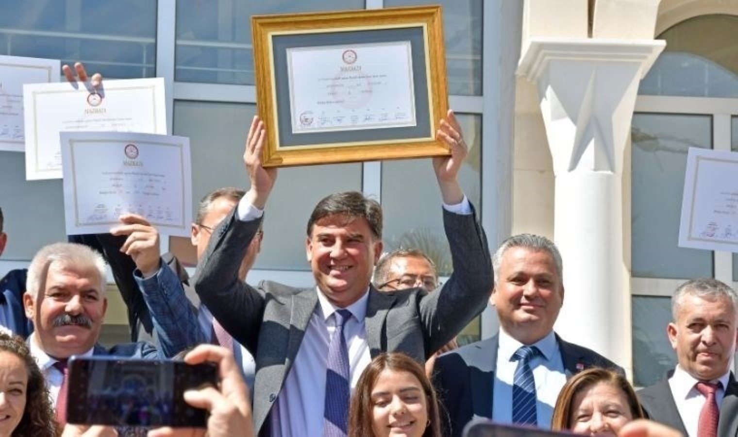 mazbatasini-alan-fethiye-belediye-baskani-karaca-tesekkurlerini-iletti-g3ZnREZJ.jpg