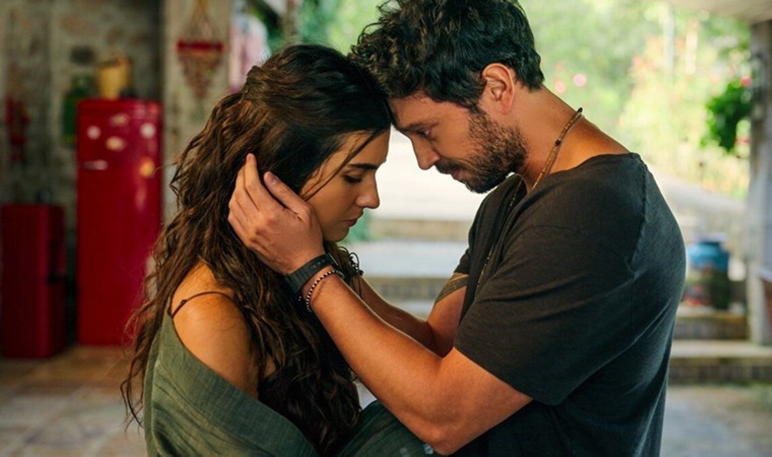 netflix-turkiye-yapimi-zeytin-agaci-ikinci-sezon-basliyor-td9MuKMT.jpg