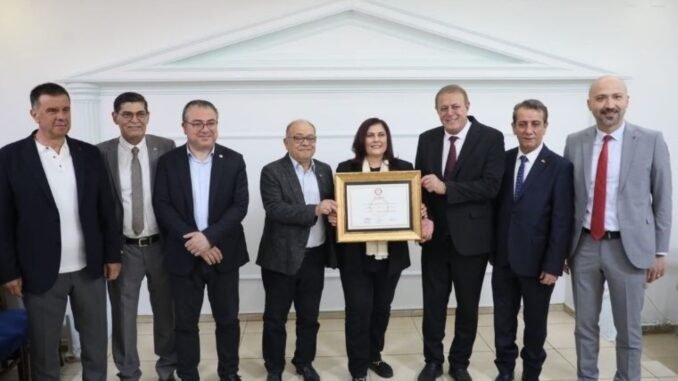 ozlem-cercioglunun-mazbata-alim-toreni-adliye-yemekhanesinde-dbjbx3cC.jpg