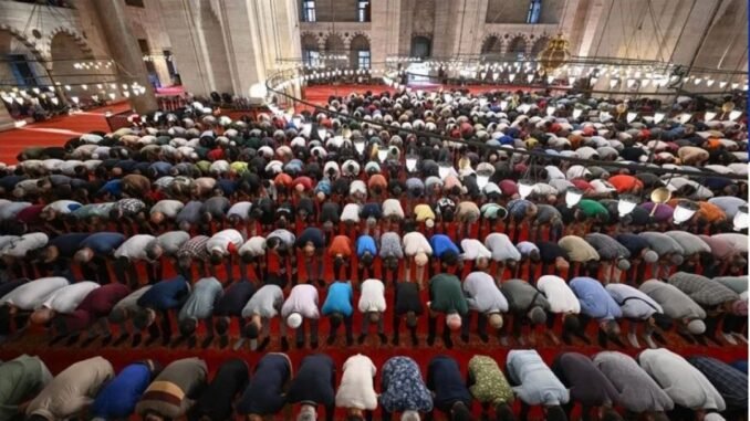 ramazan-bayrami-namazi-ve-baslangic-tarihi-kpFhTRGm.jpg
