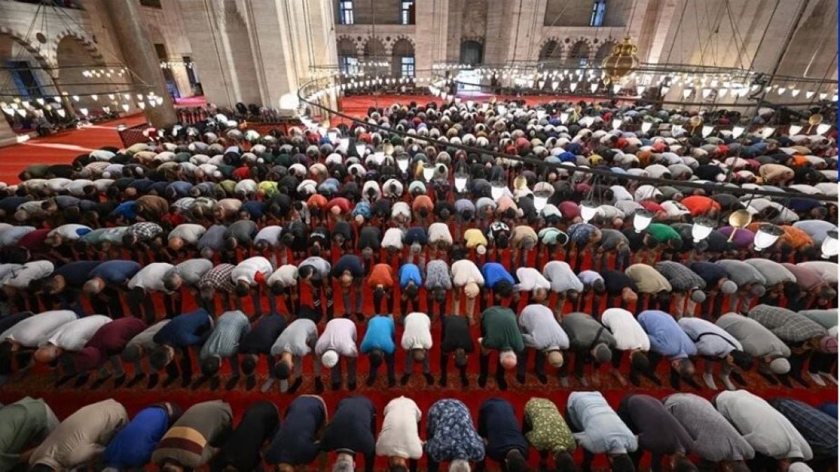 ramazan-bayrami-namazi-ve-baslangic-tarihi-kpFhTRGm.jpg