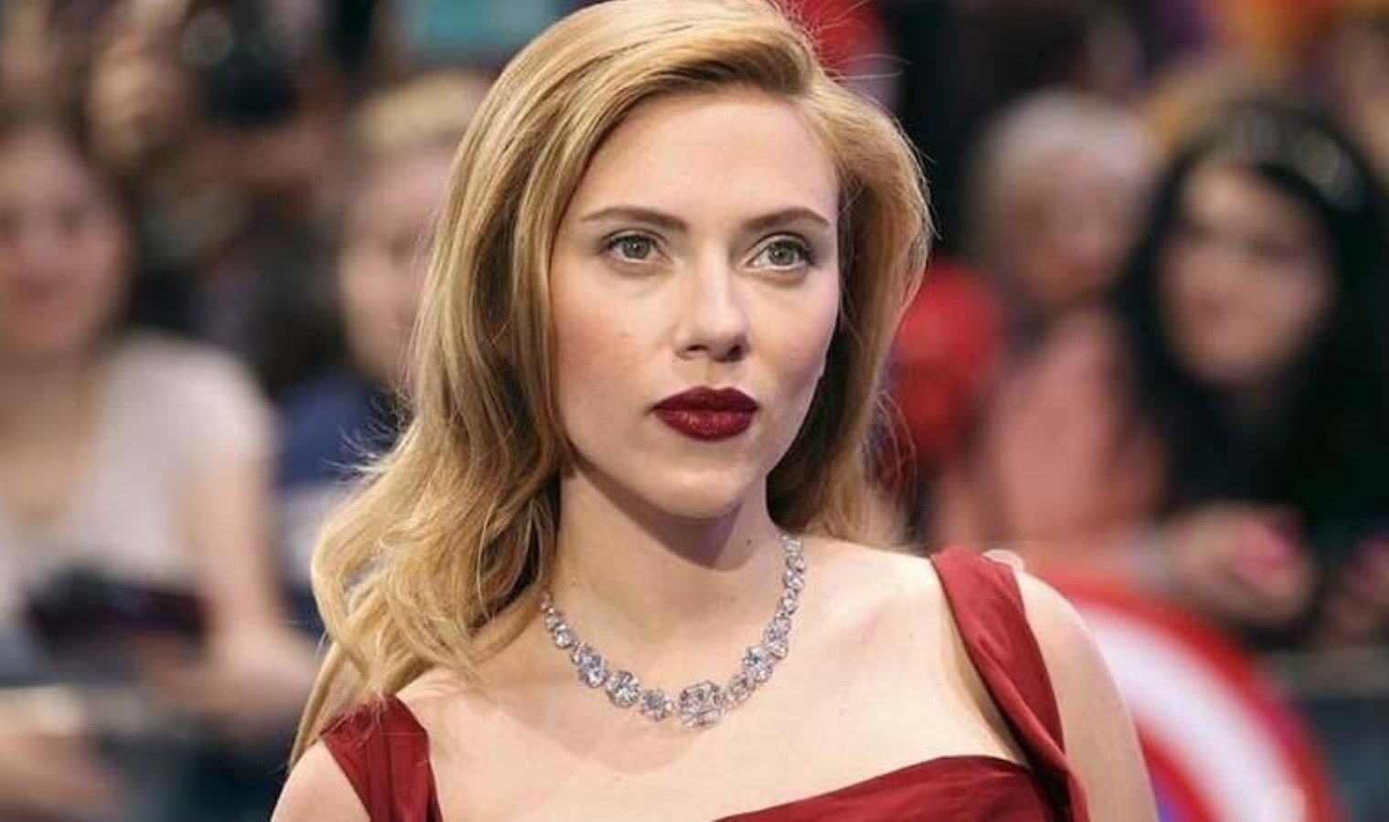 scarlet-johansson-ve-takintili-hayrani-BzIEbjNE.jpg scarlet-johansson-ve-takintili-hayrani-BzIEbjNE.jpg