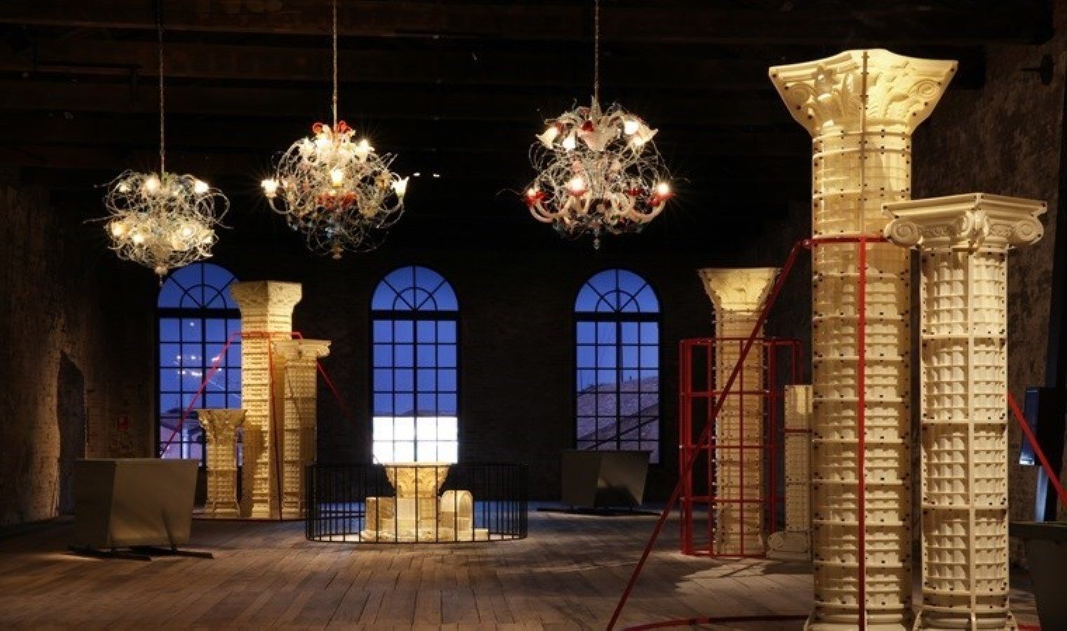 venedik-bienali-60-uluslararasi-sanat-sergisi-turkiye-pavyonu-gulsun-karamustafanin-eseri-oyuk-ve-kirik-mZRe1i2A.jpg