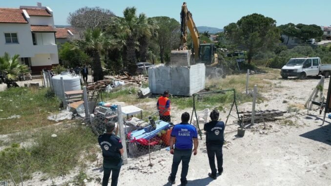 İzmir Çeşme'de Ruhsatsız Tiny House'lar Kaldırıldı!