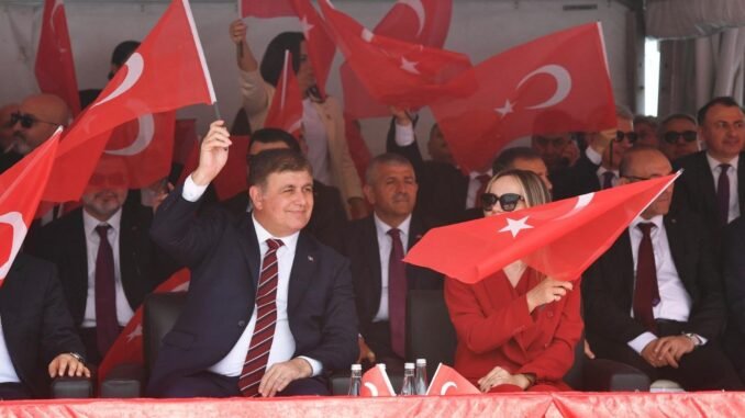 İzmir'in Selamı Samsun'a Götürülüyor!