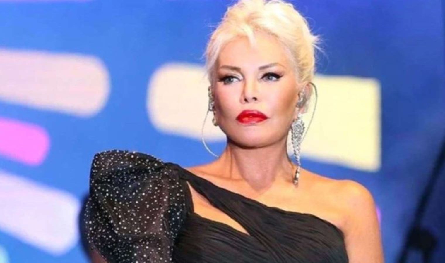 ajda-pekkan-besiktas-stadyumunda-dev-konserine-hazirlaniyor-K8LHZQPy.jpg