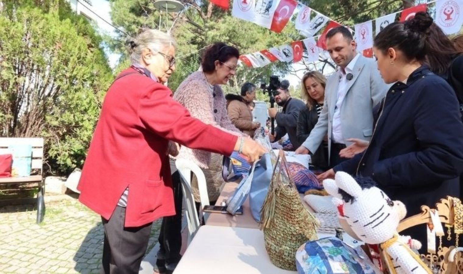 anneler-gunu-hediyelik-esya-gunleri-bornovada-basliyor-2Dj4O57B.jpg