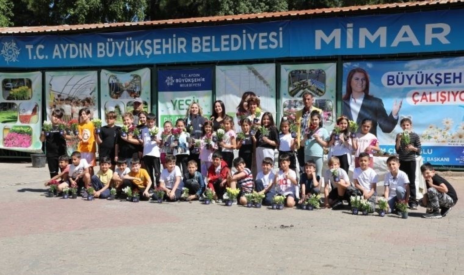 aydin-buyuksehir-belediyesi-ilkokul-ogrencilerini-fidanlikta-agirladi-Pz8OmzKE.jpg