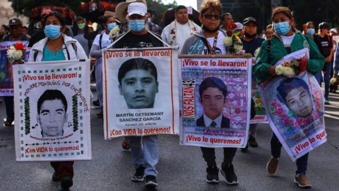 ayotzinapa-davasi-protestolari-ve-arka-plani-dzSJnQnw.jpg