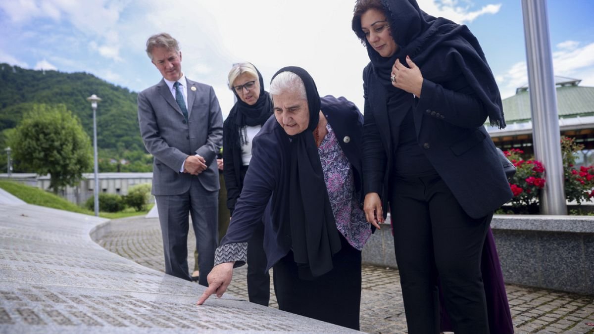 bosnali-sirp-lider-bmdeki-soykirim-oylamasi-oncesinde-ayrilik-tehdidinde-bulundu-mWghKj9T.jpg