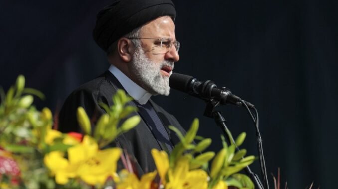 devlet-medyasinda-cikan-haberlerde-iran-cumhurbaskaninin-helikopterinin-sert-inis-yaptigi-bildirildi-Zs6E65vk.jpg
