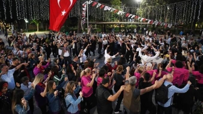 dunya-dans-gunu-kutlamalari-5wXvFqGP.jpg