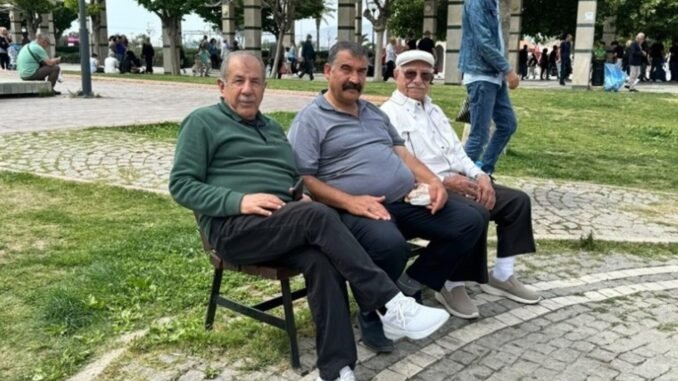 emeklilerin-beklentileri-ve-suregelen-zorluklar-HngGJBqP.jpeg