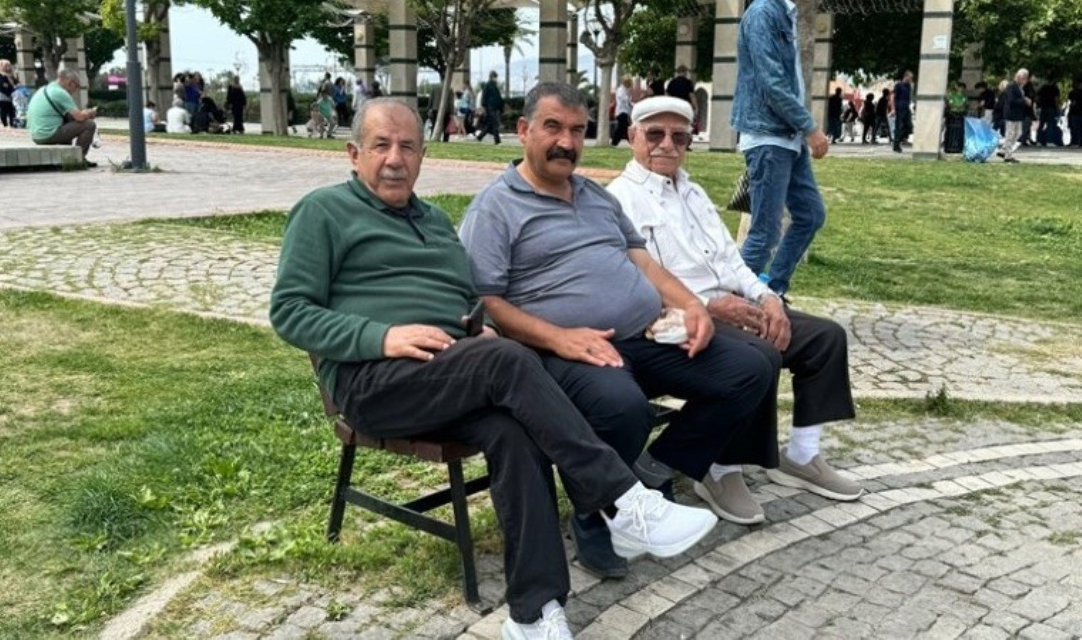 emeklilerin-beklentileri-ve-suregelen-zorluklar-HngGJBqP.jpeg
