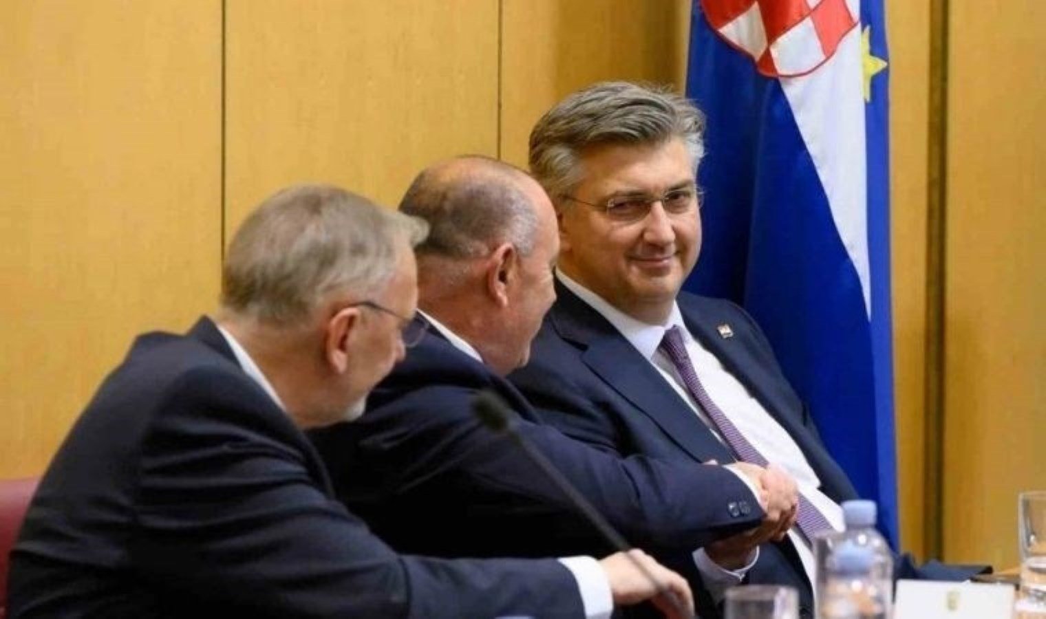 hirvatistanda-yeni-hukumet-guvenoyu-aldi-1rv8zP3g.jpg