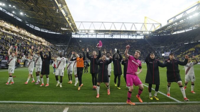izle-bayer-leverkusen-almanya-bundesliga-sampiyonlugunu-elde-etti-xj5MhYgI.jpg