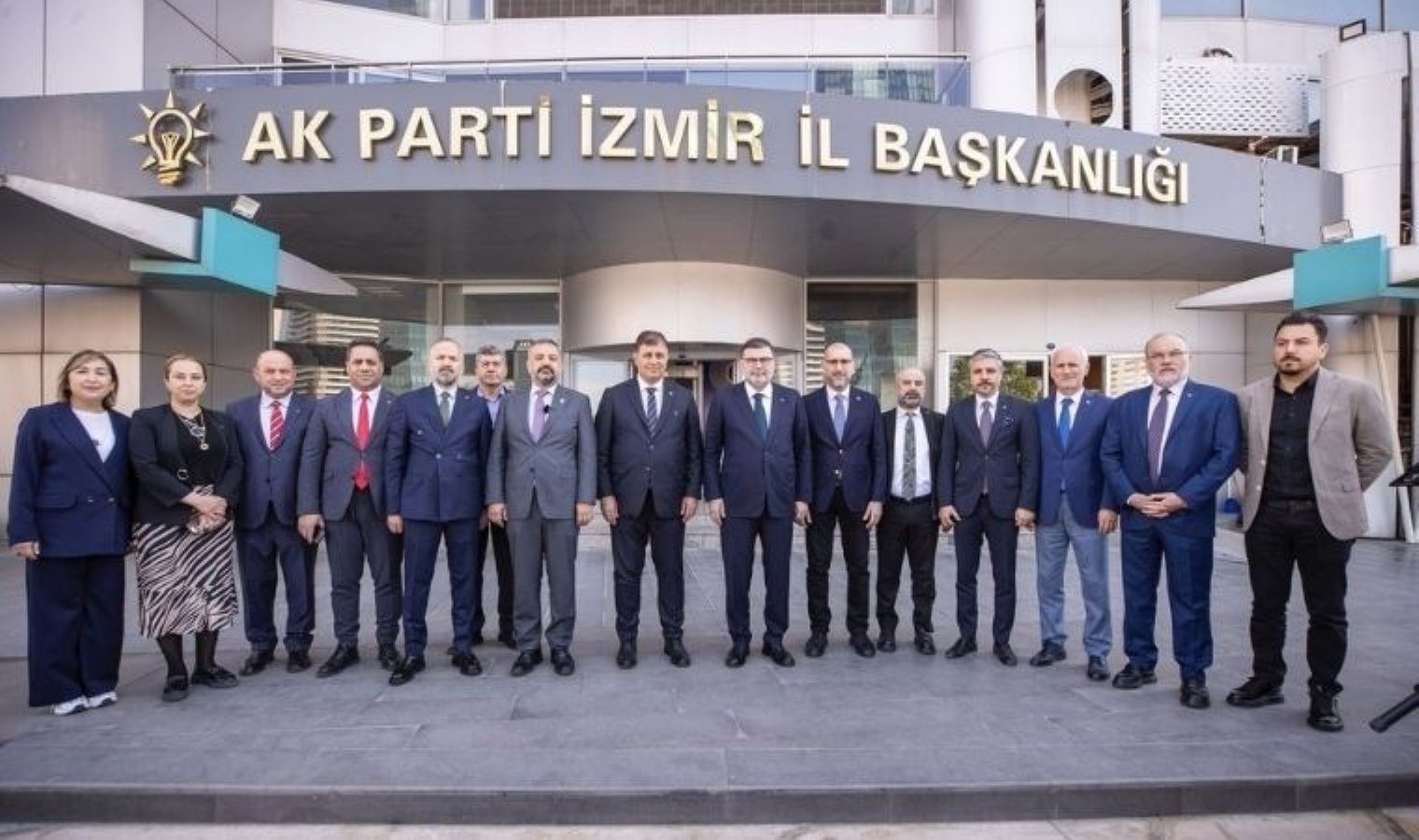 izmir-buyuksehir-belediye-baskani-dr-cemil-tugay-akp-izmir-il-baskanligini-ziyaret-etti-kvRa9JMX.jpg