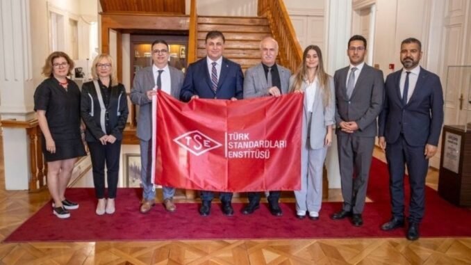 izmir-buyuksehir-belediyesi-enerji-yonetim-sistemi-belgesi-aldi-MtYUOqSv.jpg
