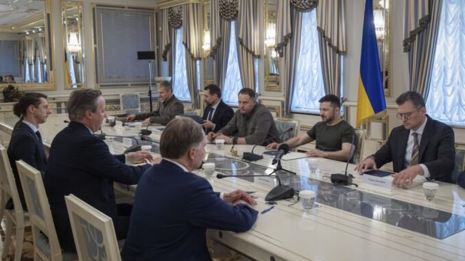 kremlin-fransa-ve-ingilterenin-ukrayna-yorumlarini-tehlikeli-olarak-nitelendirdi-x1zIjIa7.jpg