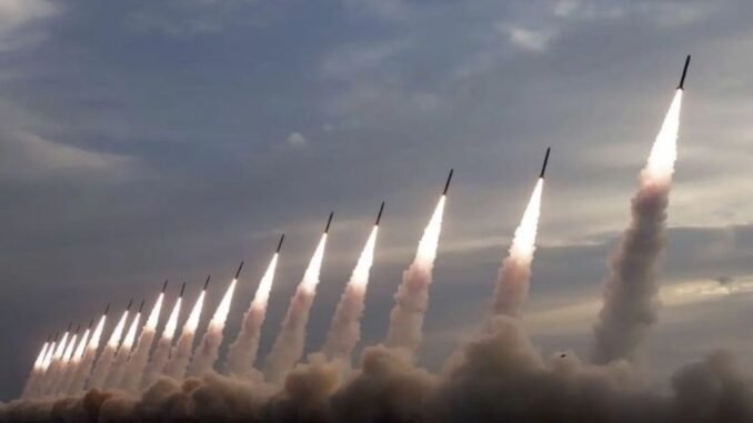 kuzey-korenin-fuze-tatbikati-ve-kim-jong-unun-aciklamalari-p45K5l5Y.jpg