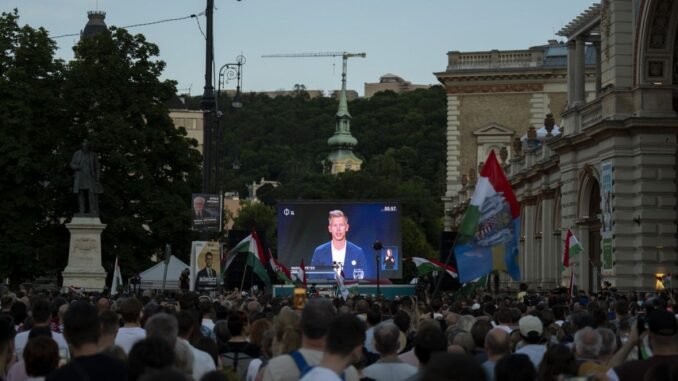 macar-televizyonu-18-yil-aradan-sonra-ilk-siyasi-tartismayi-yayinladi-Eq5w2tcp.jpg