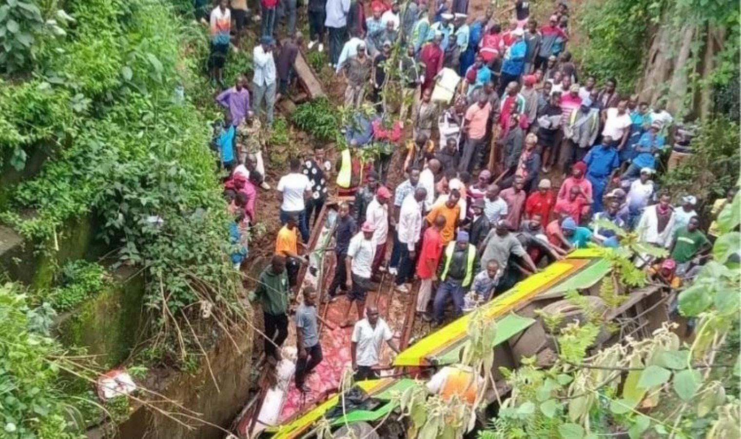 nairobide-yolcu-otobusu-kazasi-eSwnETID.jpg