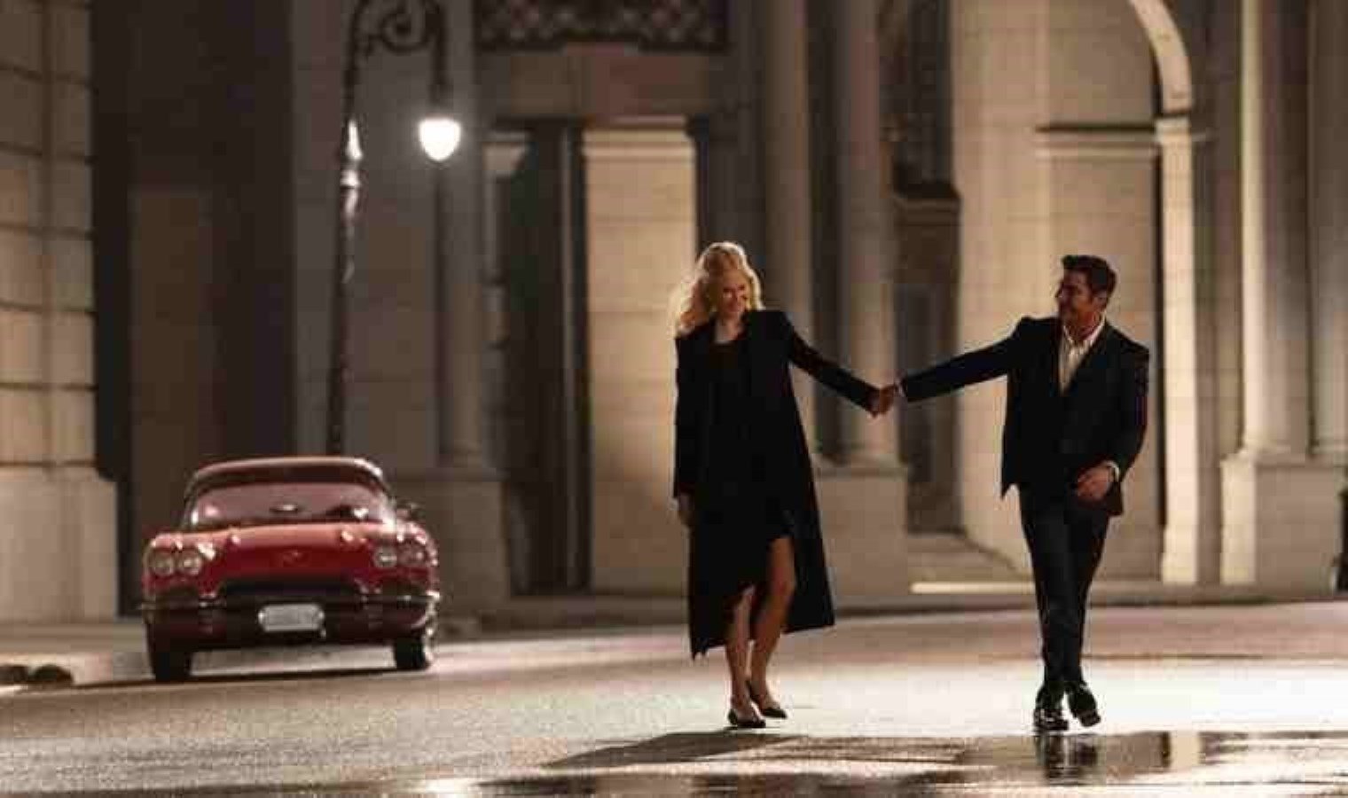 netflix-yeni-romantik-komedi-filmi-a-family-affair-icin-ilk-goruntuleri-paylasti-NfBt7pXO.jpg netflix-yeni-romantik-komedi-filmi-a-family-affair-icin-ilk-goruntuleri-paylasti-NfBt7pXO.jpg