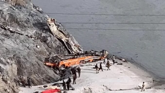 pakistanin-gilgit-baltistan-bolgesinde-otobus-kazasi-UjaOkTwV.jpg