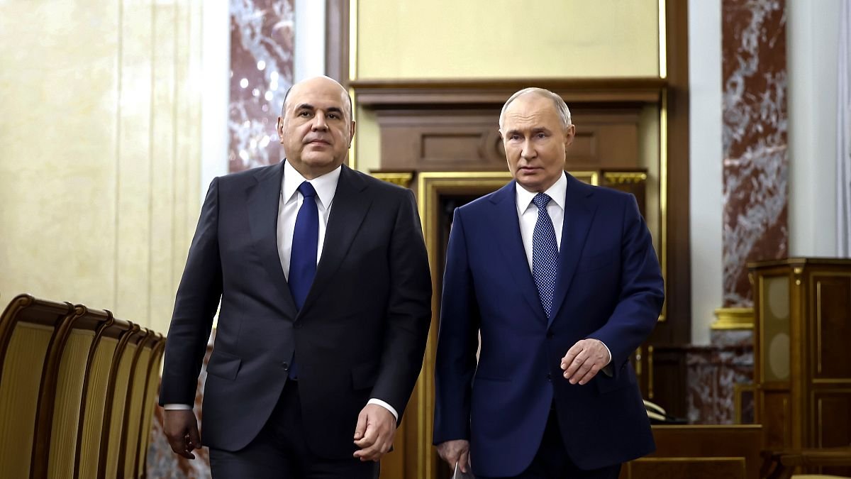 putin-besinci-donem-baslarken-teknokrat-basbakani-yeniden-atadi-pqjETzxZ.jpg putin-besinci-donem-baslarken-teknokrat-basbakani-yeniden-atadi-pqjETzxZ.jpg