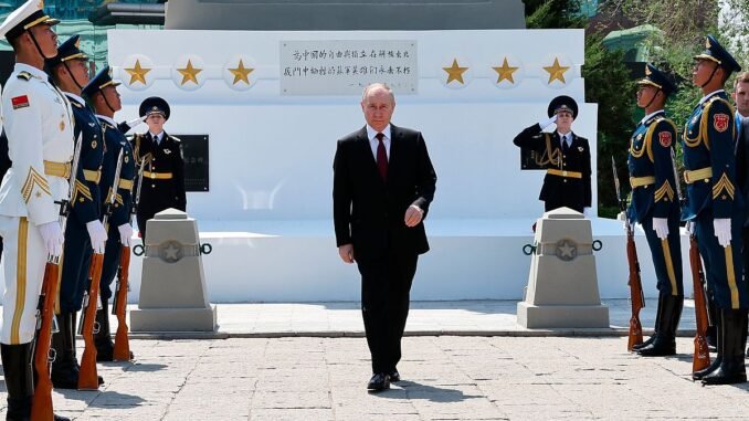 putin-ve-xi-sinirsiz-ortakligi-kutlarken-ukraynanin-gelecegini-tartisiyor-L7nWOiGM.jpg