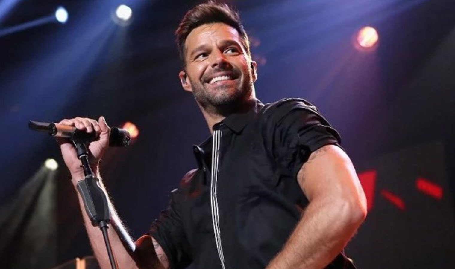ricky-martin-antalya-konseri-unutulmaz-bir-gece-cNJmwbYc.jpg