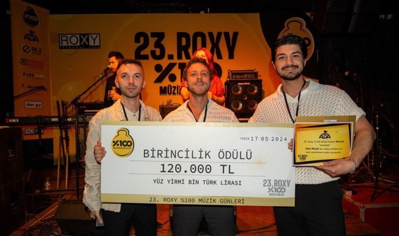 roxy-100-muzik-gunleri-yarismasi-heyecani-sGSf1kLg.jpg