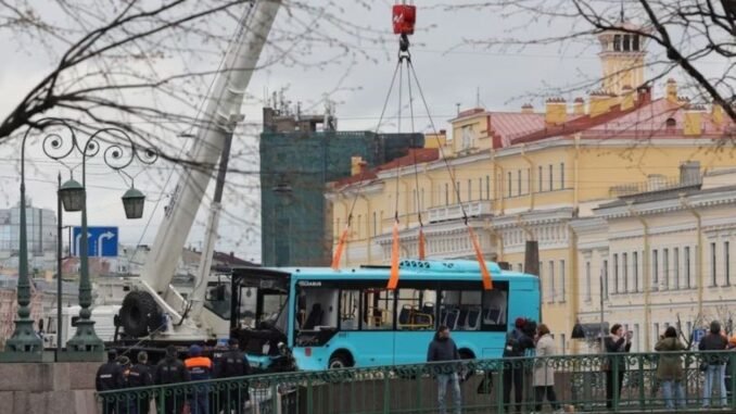 rusyada-petersburgda-otobus-kazasi-gjYhIycW.jpg