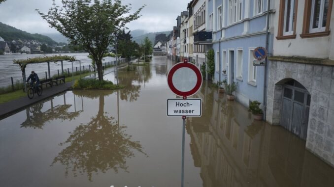 siddetli-sel-kuzey-avrupayi-kasip-kavuruyor-Y8I7iYfr.jpg