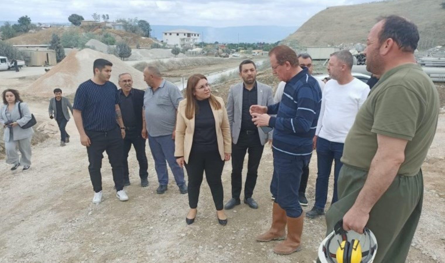 tbmm-baskanvekili-ve-chp-milletvekili-gulizar-bicer-karacanin-denizli-ziyareti-ve-jeotermal-sondaj-patlamasi-GPiRNC1N.jpg tbmm-baskanvekili-ve-chp-milletvekili-gulizar-bicer-karacanin-denizli-ziyareti-ve-jeotermal-sondaj-patlamasi-GPiRNC1N.jpg