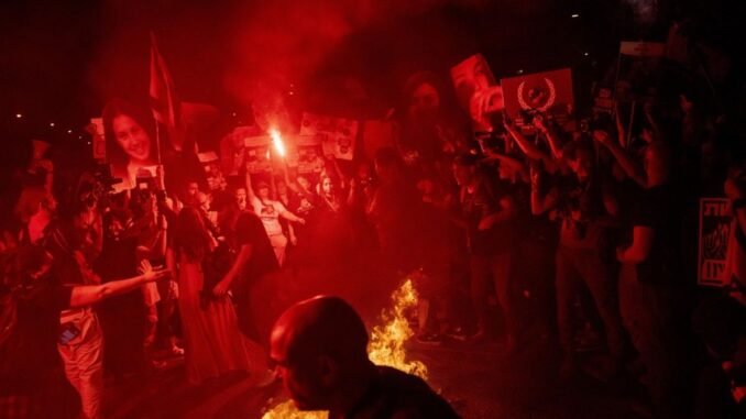 tel-avivde-hamasin-rehineleri-protesto-edildi-F61FzrVn.jpg
