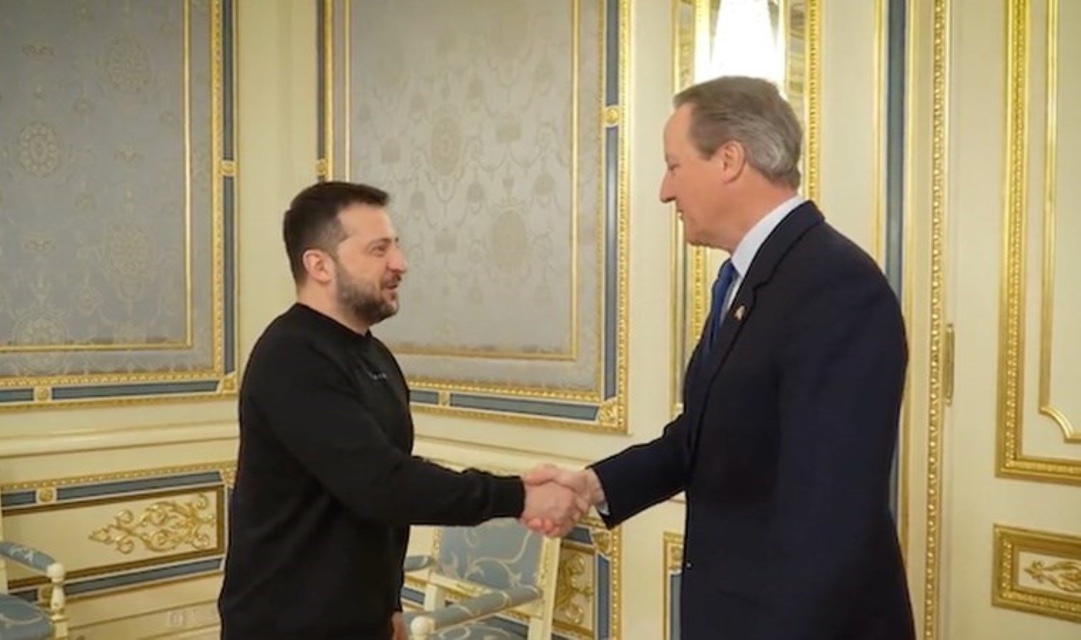 ukrayna-devlet-baskani-zelenski-ingiltere-disisleri-bakani-cameron-ile-gorustu-jvjOeh61.jpg
